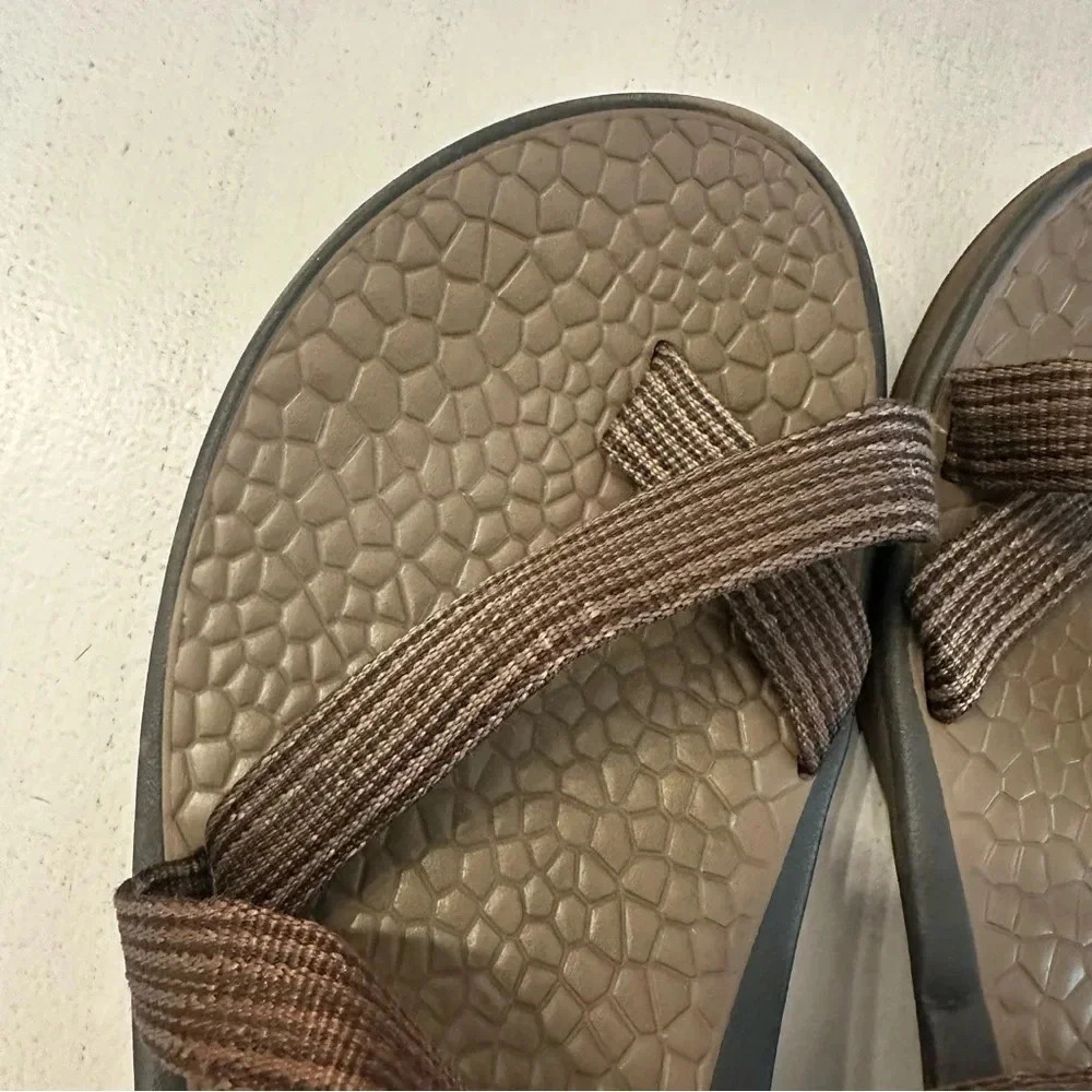 Chaco Mens Brown Eco Tread Non Marking Toe Loop Adjustable Strap Shoes Sz 10 GUC - Picture 4 of 11